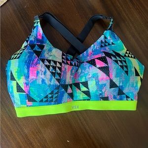 Victoria Secret Sport Bra Size: 34DD